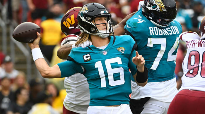 Trevor Lawrence throws a pass in Week 1 against the Commanders.